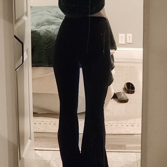 Flare Leggings, Size S, Polyester/Spandex Mix, KIMHĒKIM (made in Korea) - Picture 5 of 16